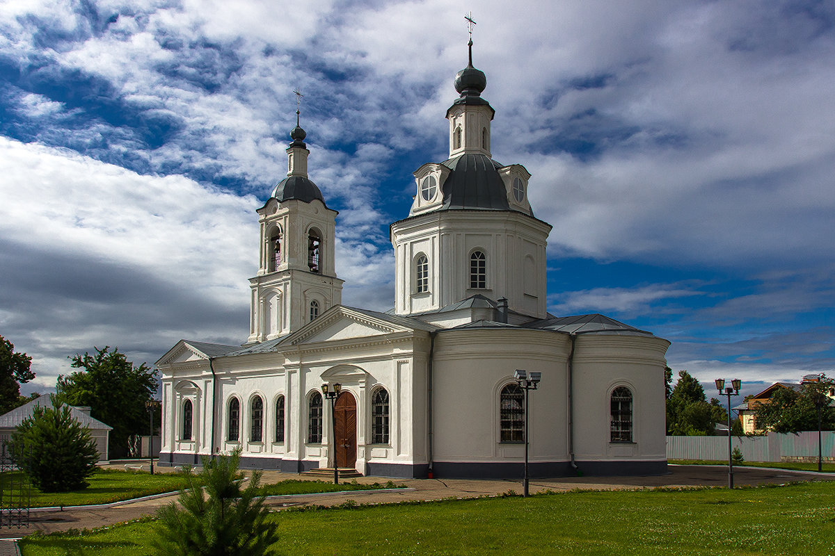 Свято-Никольский храм.